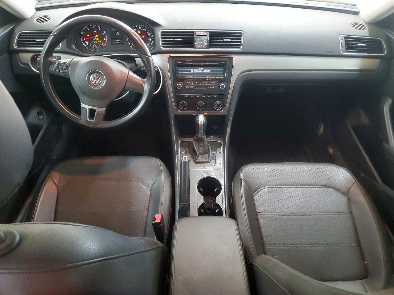 2015 Volkswagen Passat S Silver vin: 1VWAT7A3XFC038546