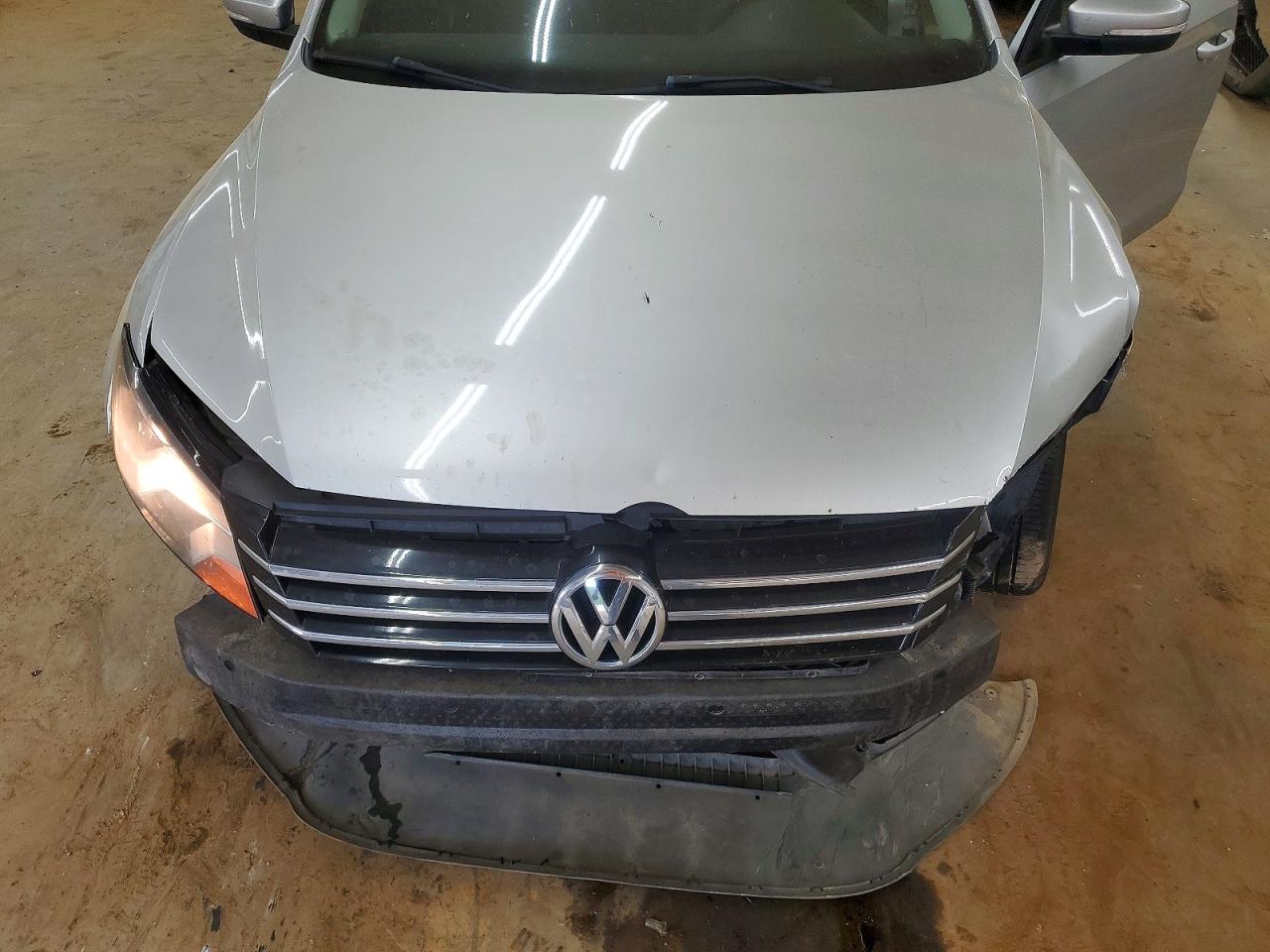2015 Volkswagen Passat S Silver vin: 1VWAT7A3XFC038546