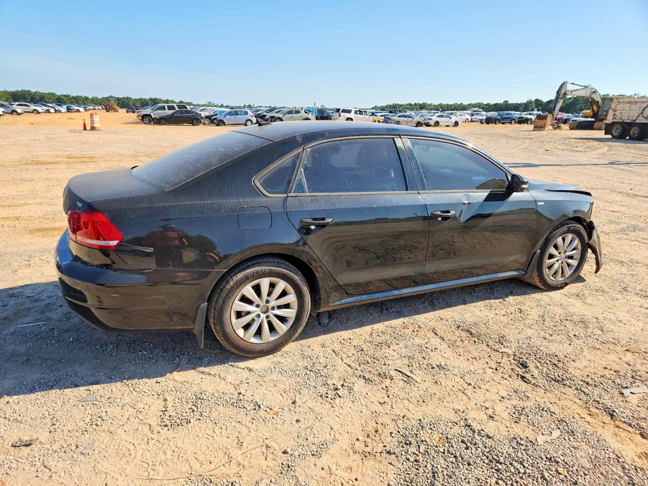 2015 Volkswagen Passat S Черный vin: 1VWAT7A3XFC040409