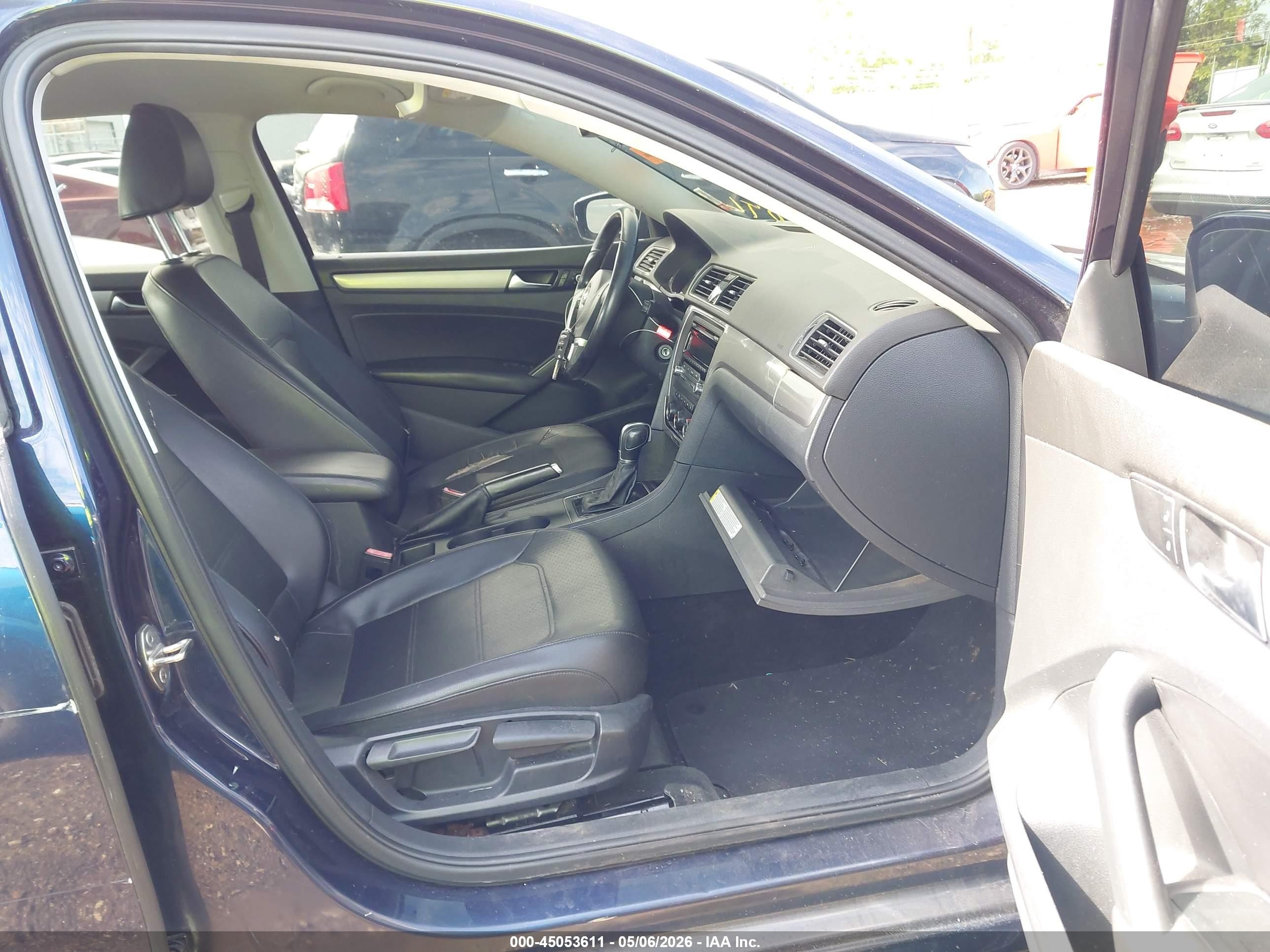 2015 Volkswagen Passat 1.8t Wolfsburg Edition Dark Blue vin: 1VWAT7A3XFC042063