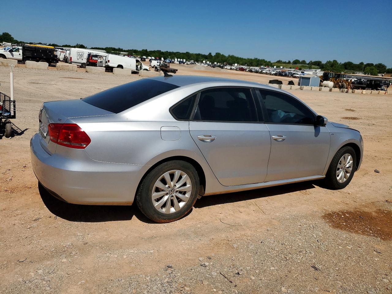2015 Volkswagen Passat Silver vin: 1VWAT7A3XFC066623