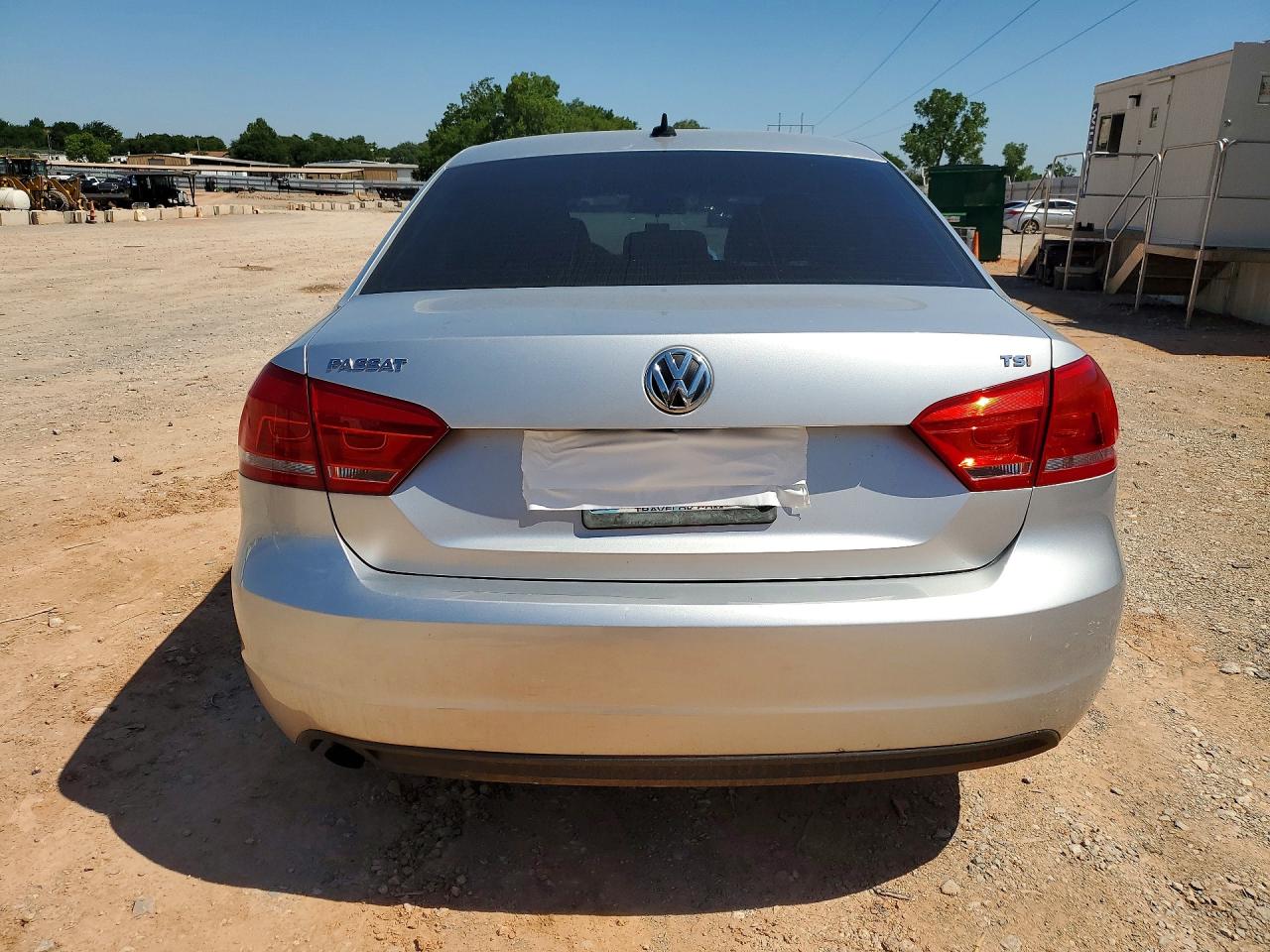 2015 Volkswagen Passat Silver vin: 1VWAT7A3XFC066623