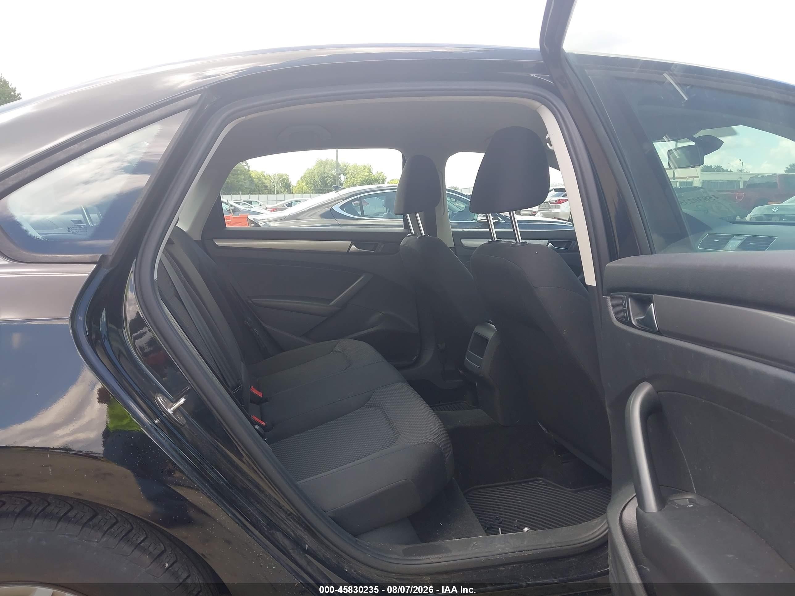 2015 Volkswagen Passat 1.8t S Black vin: 1VWAT7A3XFC069733