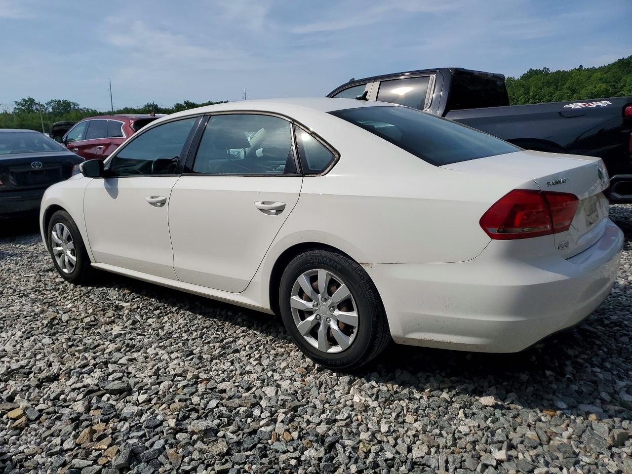 2015 Volkswagen Passat S White vin: 1VWAT7A3XFC075547