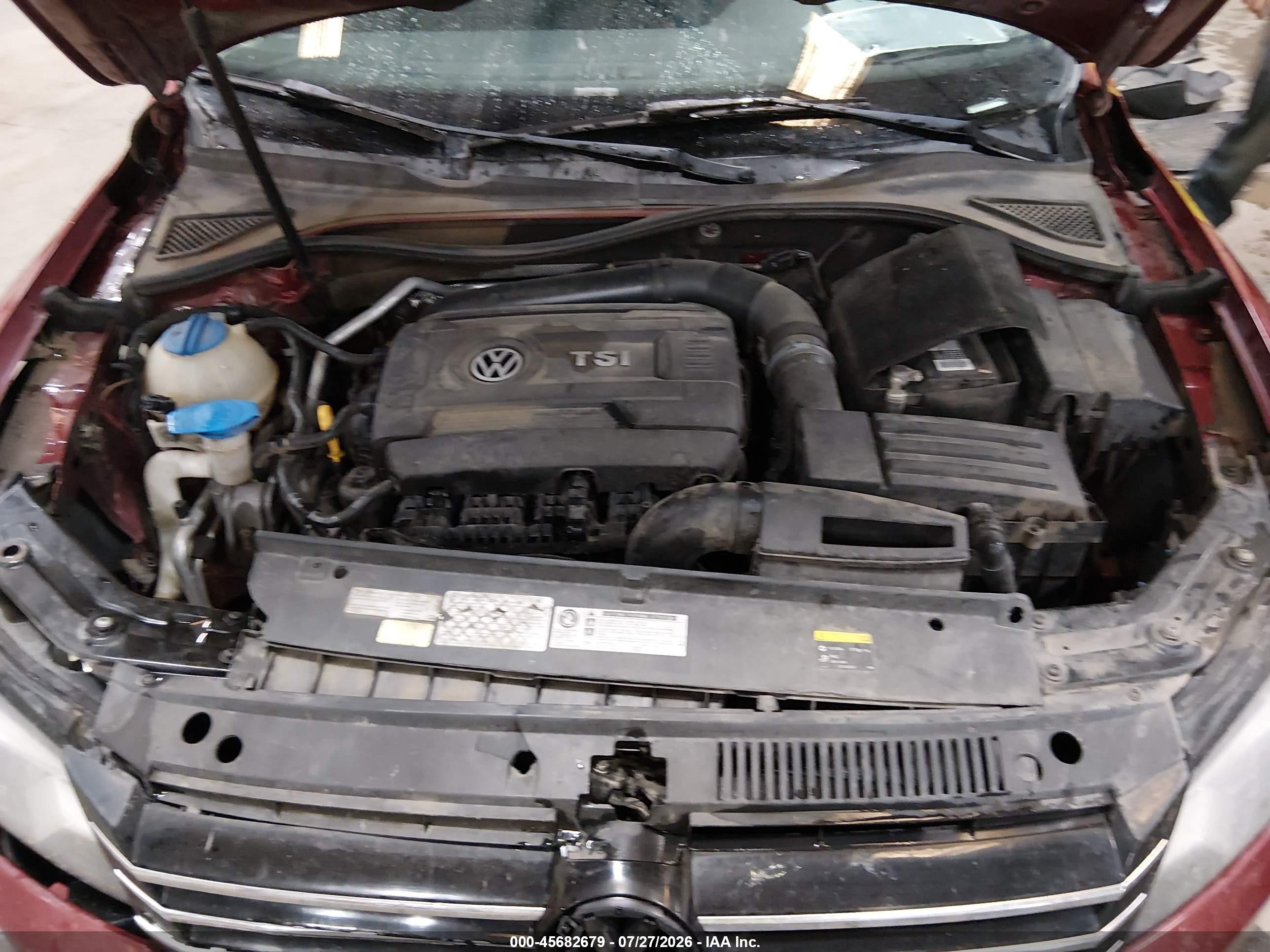 2015 Volkswagen Passat 1.8t Limited Edition Red vin: 1VWAT7A3XFC078268