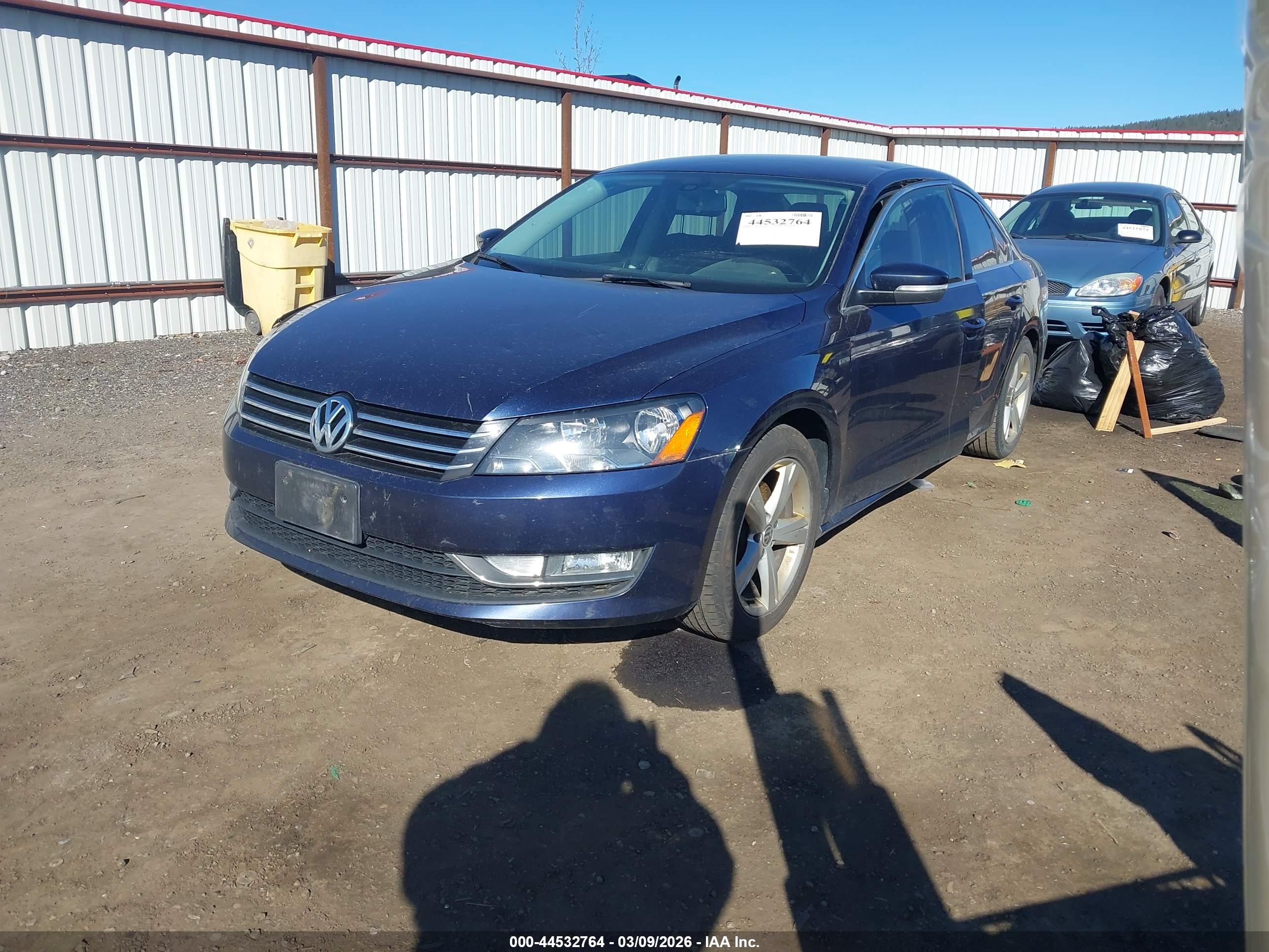 2015 Volkswagen Passat 1.8t Limited Edition Blue vin: 1VWAT7A3XFC095362