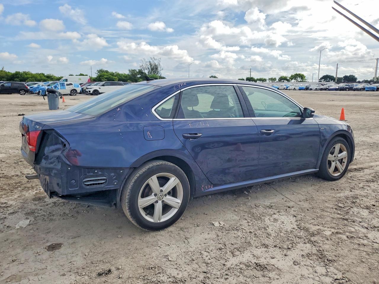 2015 Volkswagen Passat S Blue vin: 1VWAT7A3XFC096060