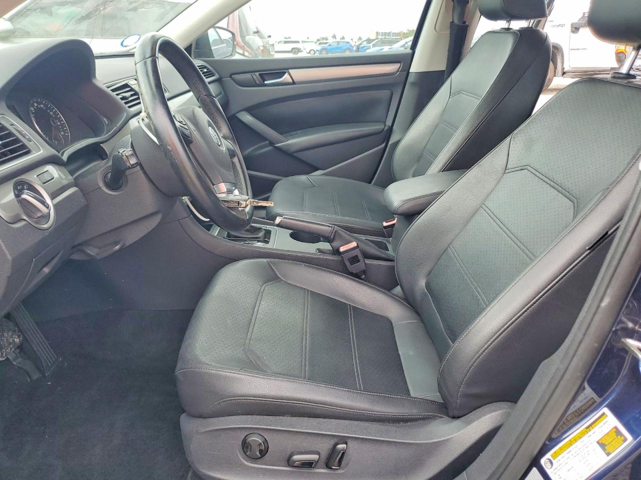 2015 Volkswagen Passat S Blue vin: 1VWAT7A3XFC096060