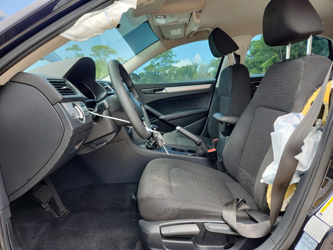 2017 Volkswagen Passat S Черный vin: 1VWAT7A3XHC013326