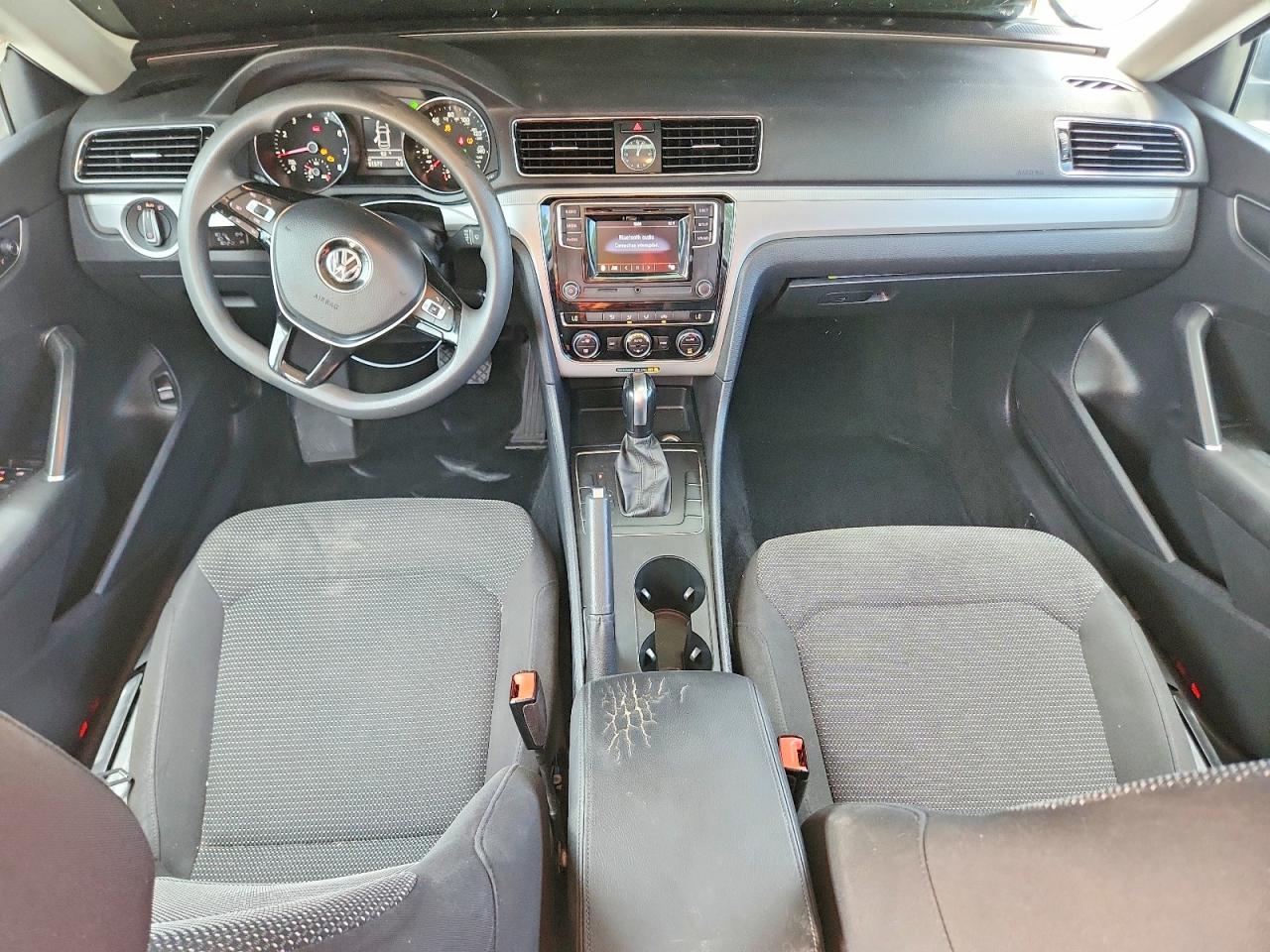 2017 Volkswagen Passat S Черный vin: 1VWAT7A3XHC013326