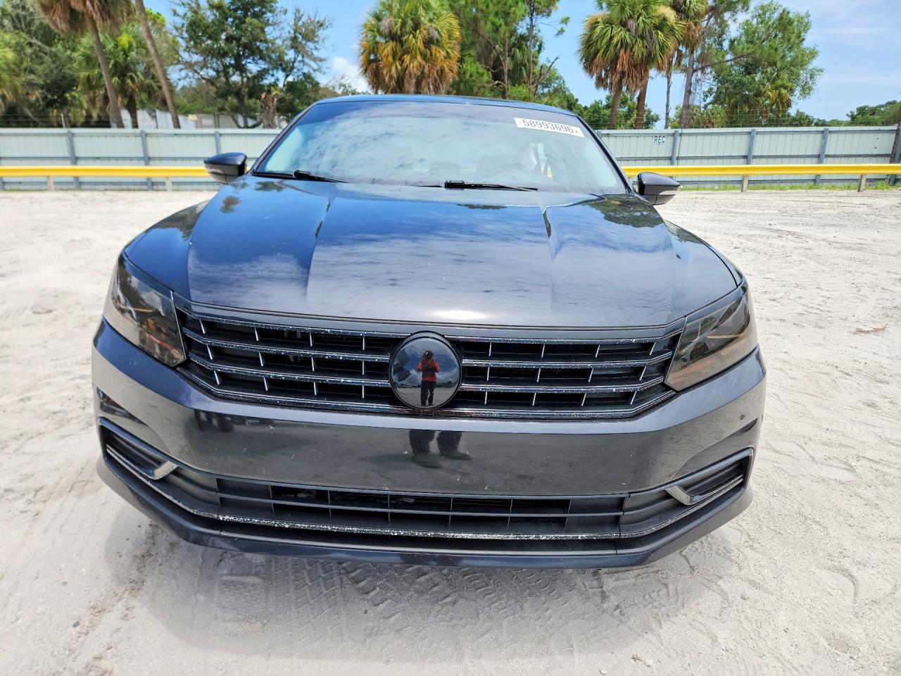 2017 Volkswagen Passat S Черный vin: 1VWAT7A3XHC013326