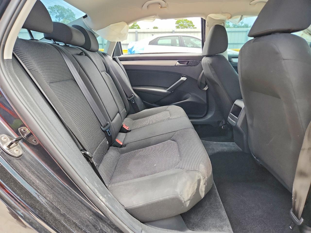 2017 Volkswagen Passat S Черный vin: 1VWAT7A3XHC013326