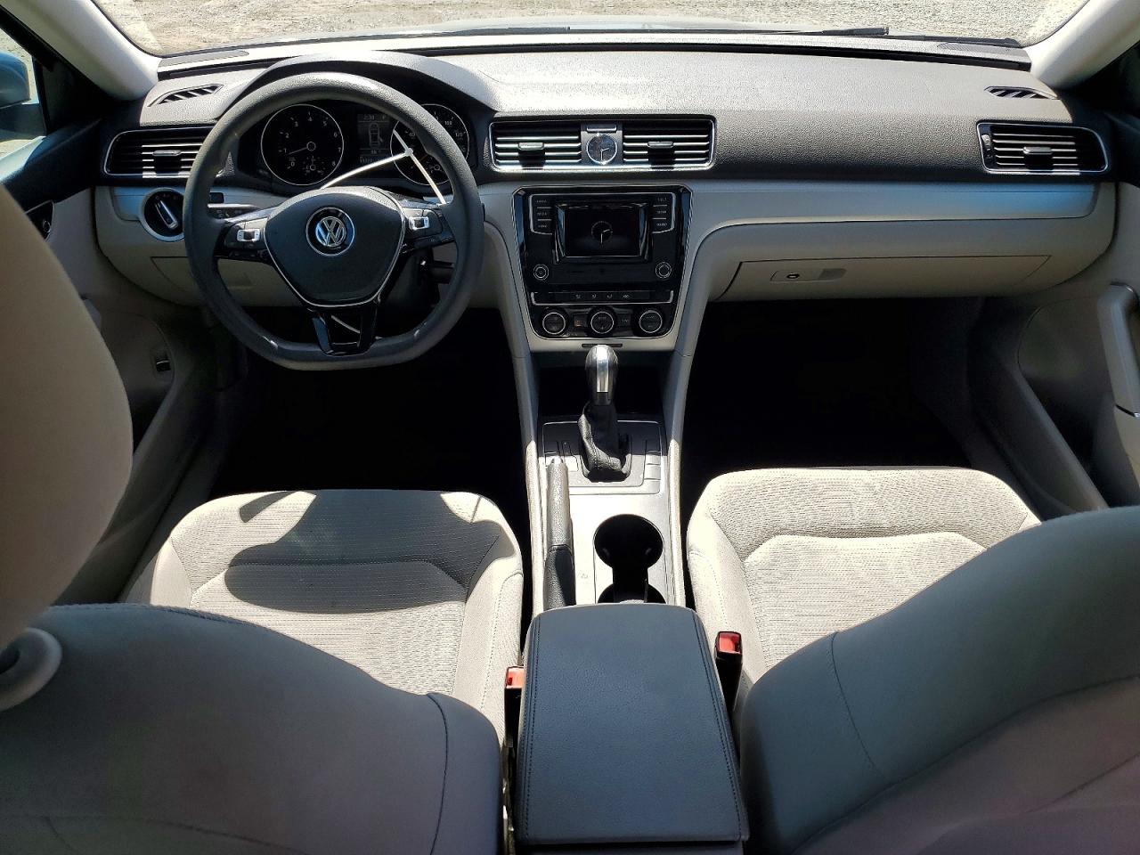 2017 Volkswagen Passat S Серый vin: 1VWAT7A3XHC080699