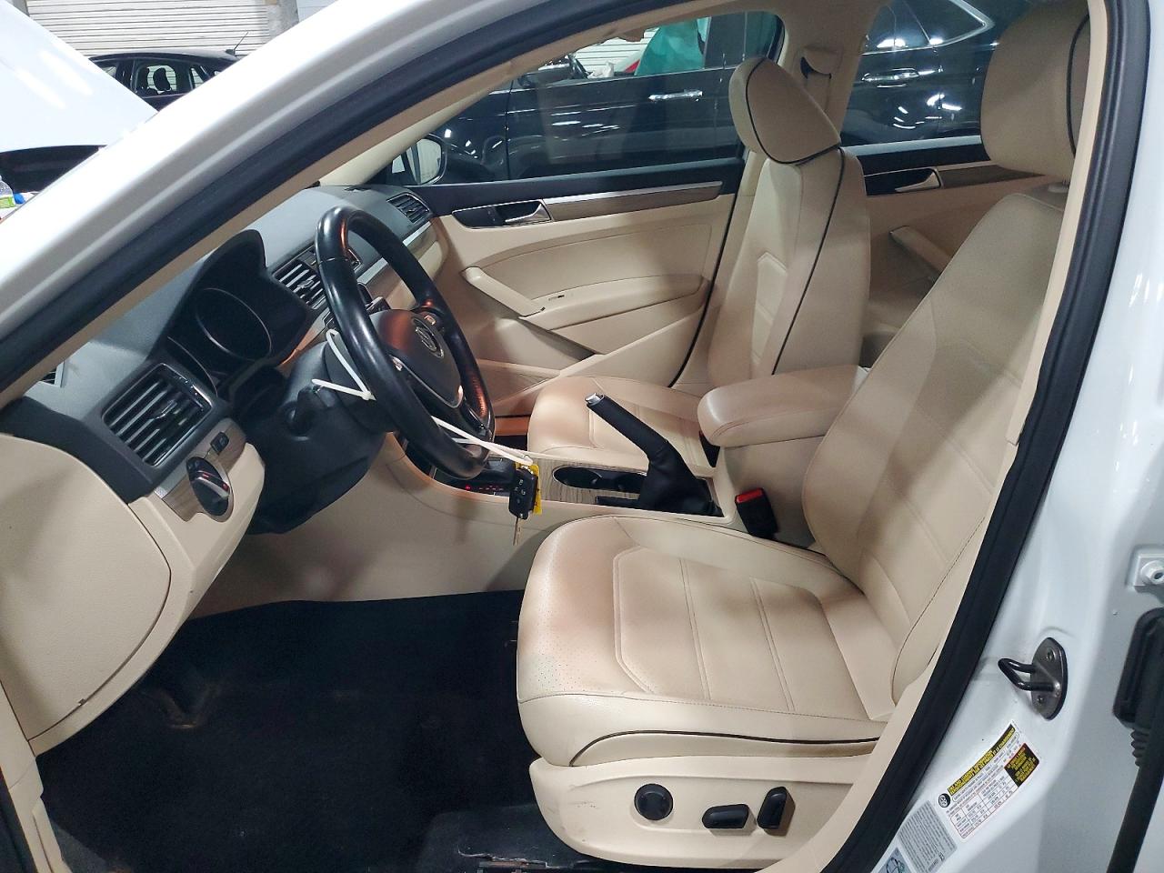 2018 Volkswagen Passat Se White vin: 1VWBA7A31JC001730