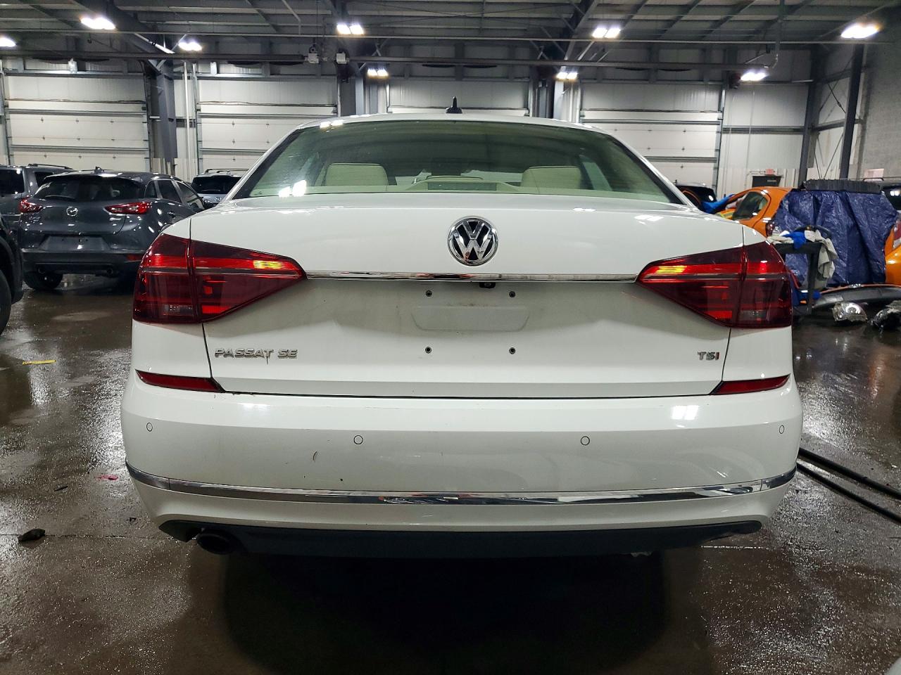 2018 Volkswagen Passat Se White vin: 1VWBA7A31JC001730