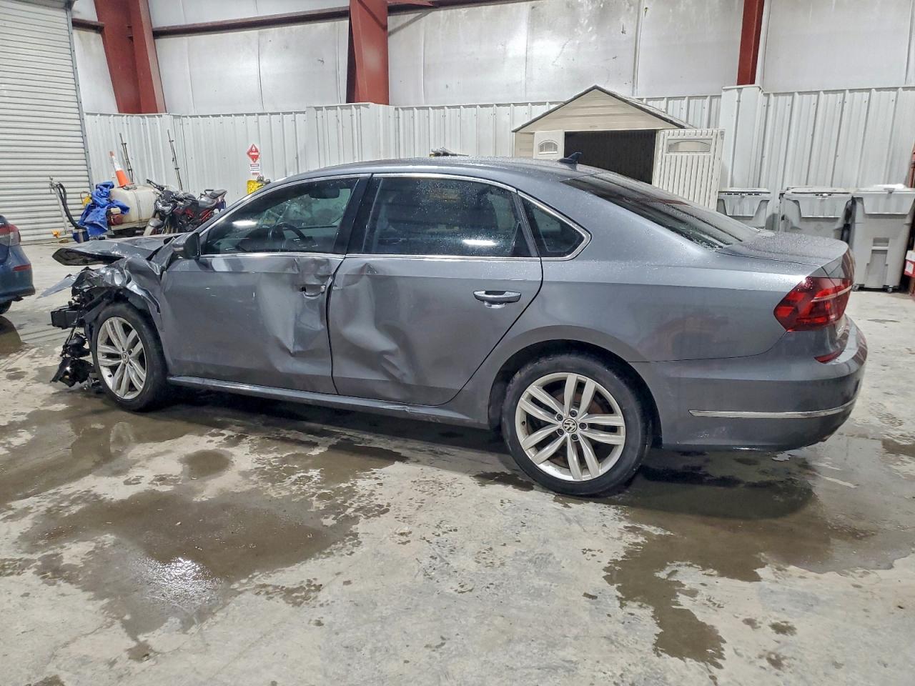 2018 Volkswagen Passat Se Gray vin: 1VWBA7A31JC021878