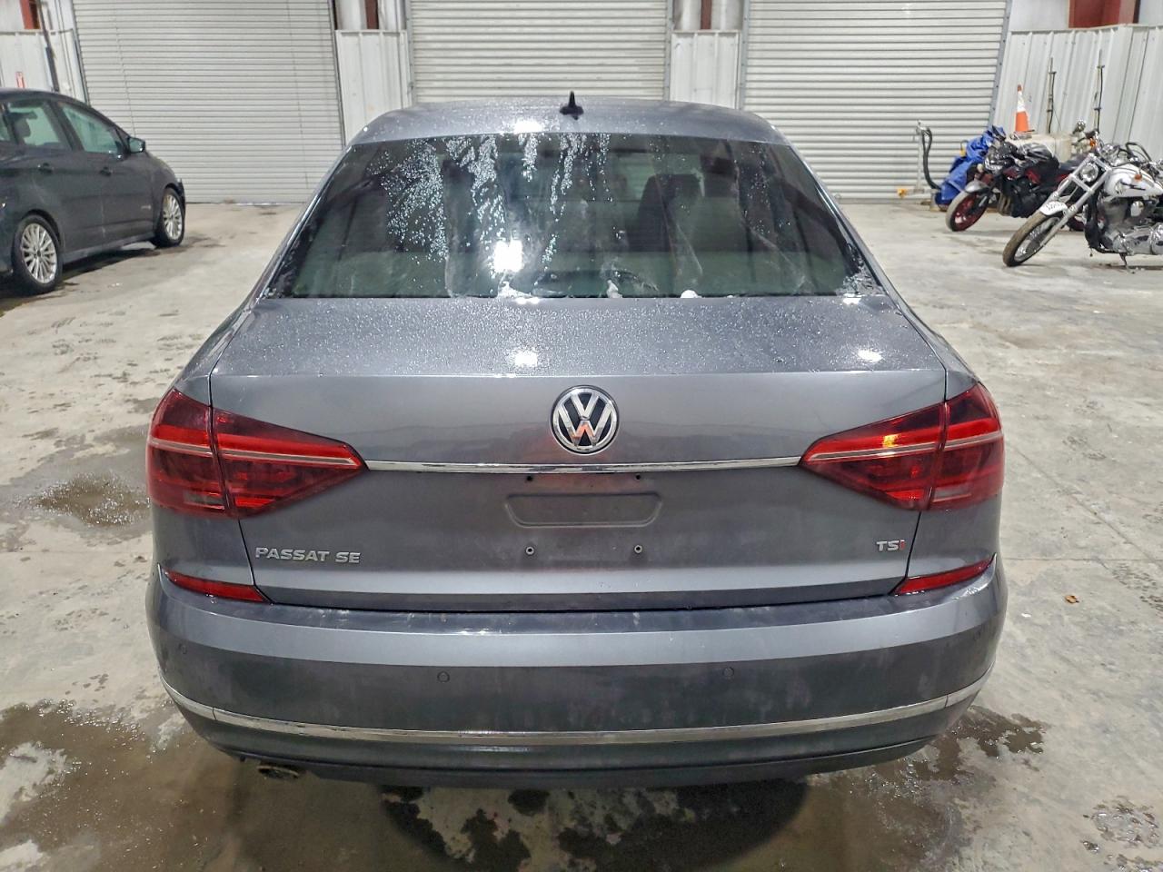 2018 Volkswagen Passat Se Gray vin: 1VWBA7A31JC021878