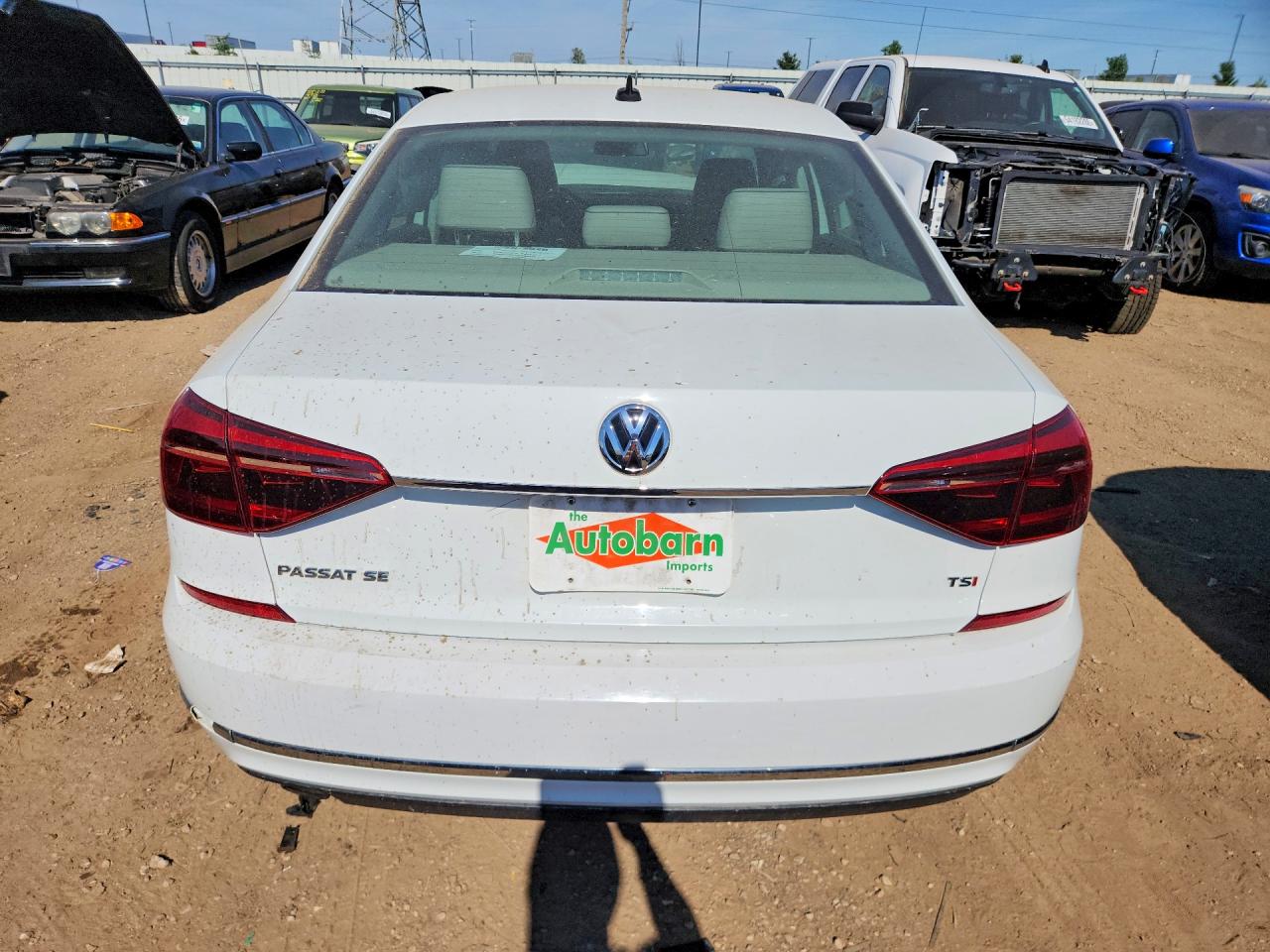 2018 Volkswagen Passat Se White vin: 1VWBA7A31JC024425