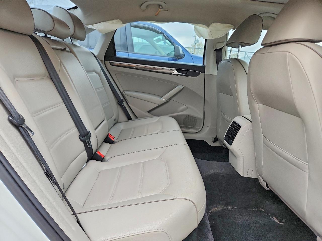 2018 Volkswagen Passat Se White vin: 1VWBA7A31JC026532