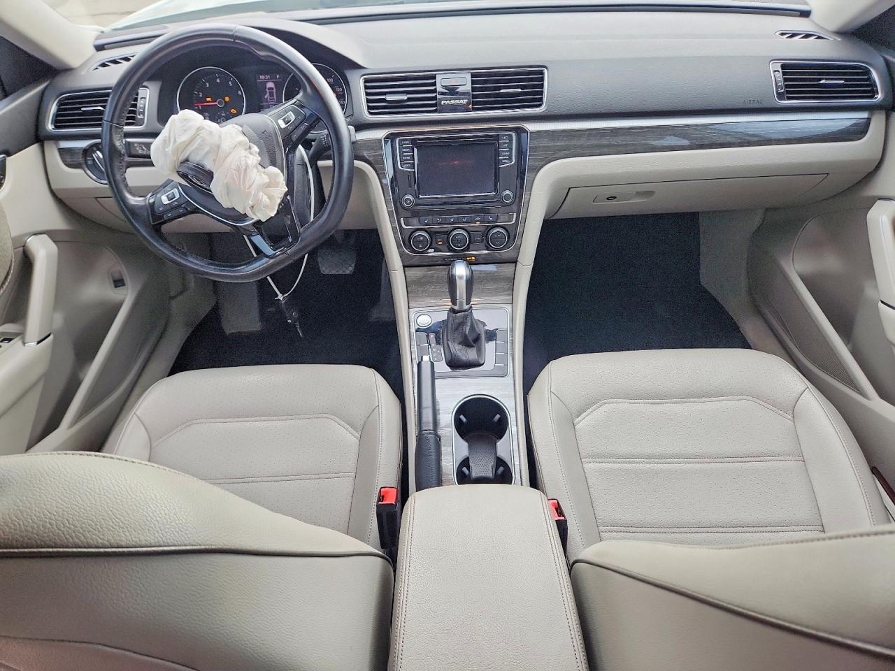 2018 Volkswagen Passat Se White vin: 1VWBA7A31JC026532