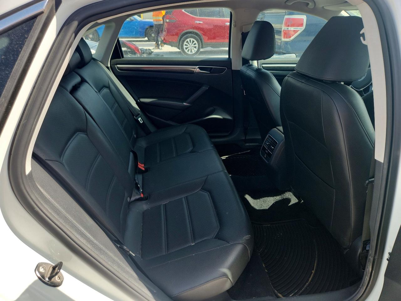 2018 Volkswagen Passat Se White vin: 1VWBA7A32JC006158