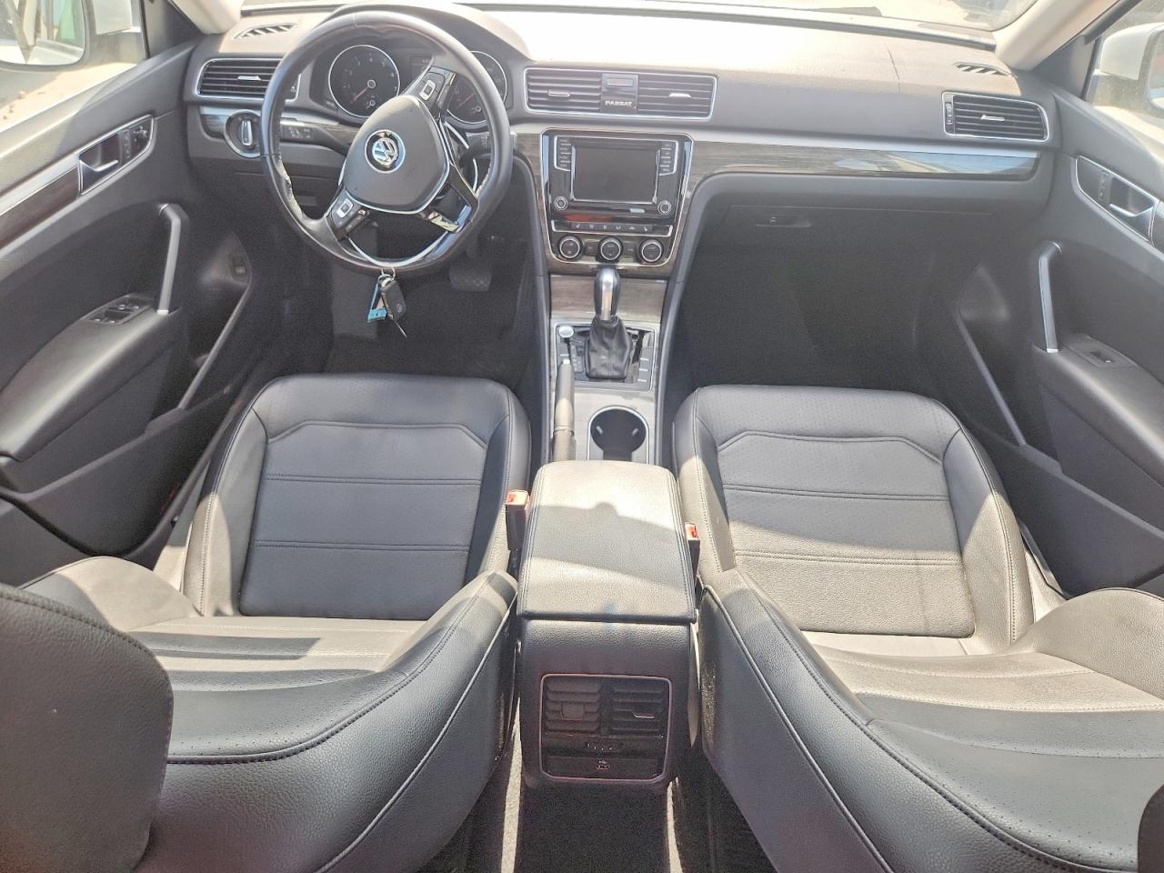 2018 Volkswagen Passat Se White vin: 1VWBA7A32JC006158