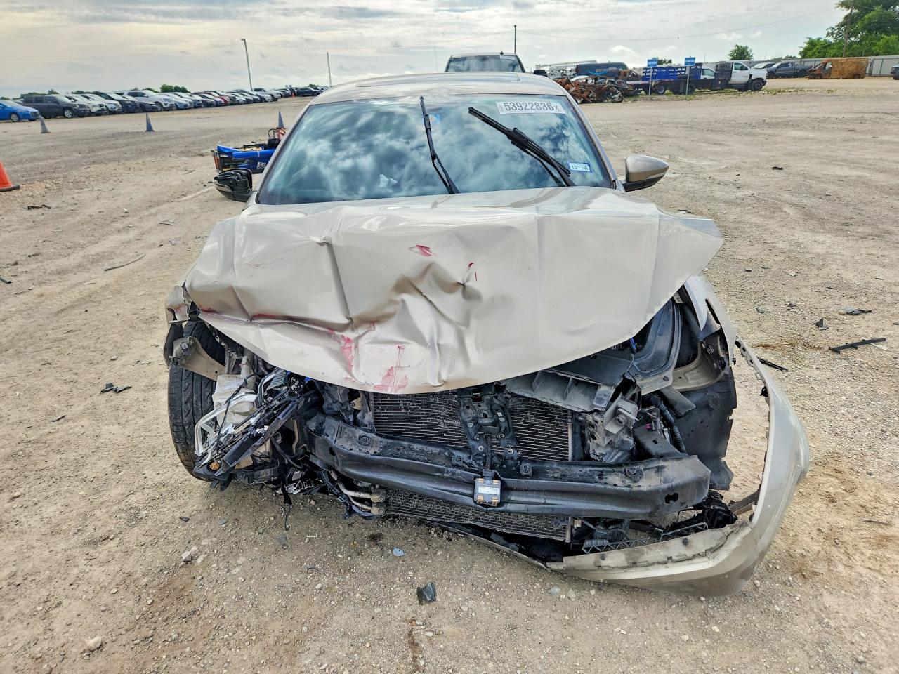 2018 Volkswagen Passat Se Золотой vin: 1VWBA7A35JC002136