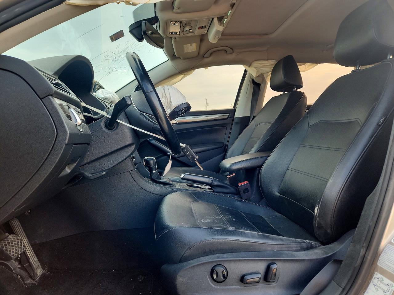 2018 Volkswagen Passat Se Золотой vin: 1VWBA7A35JC002136