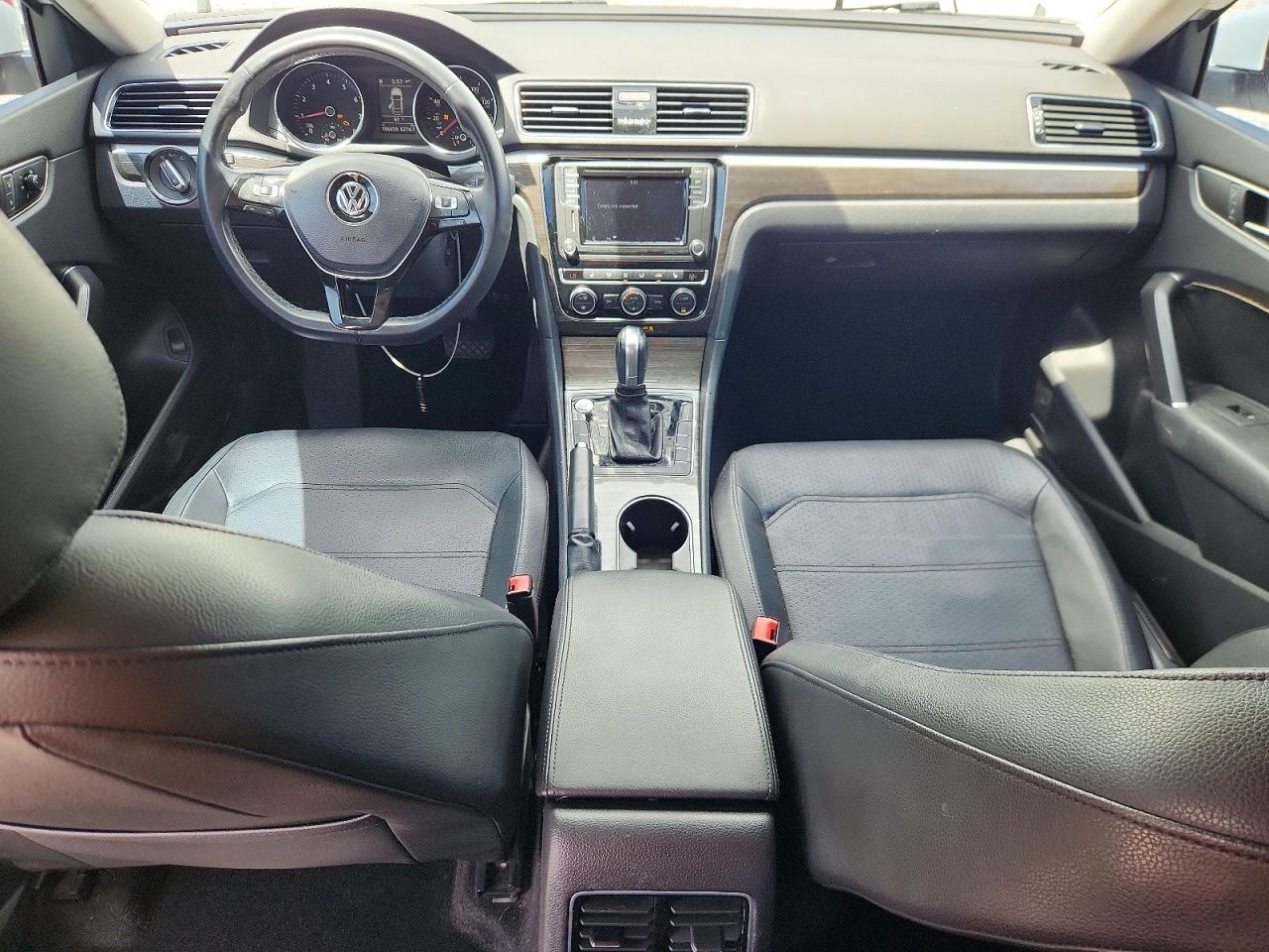 2018 Volkswagen Passat Se White vin: 1VWBA7A35JC021219