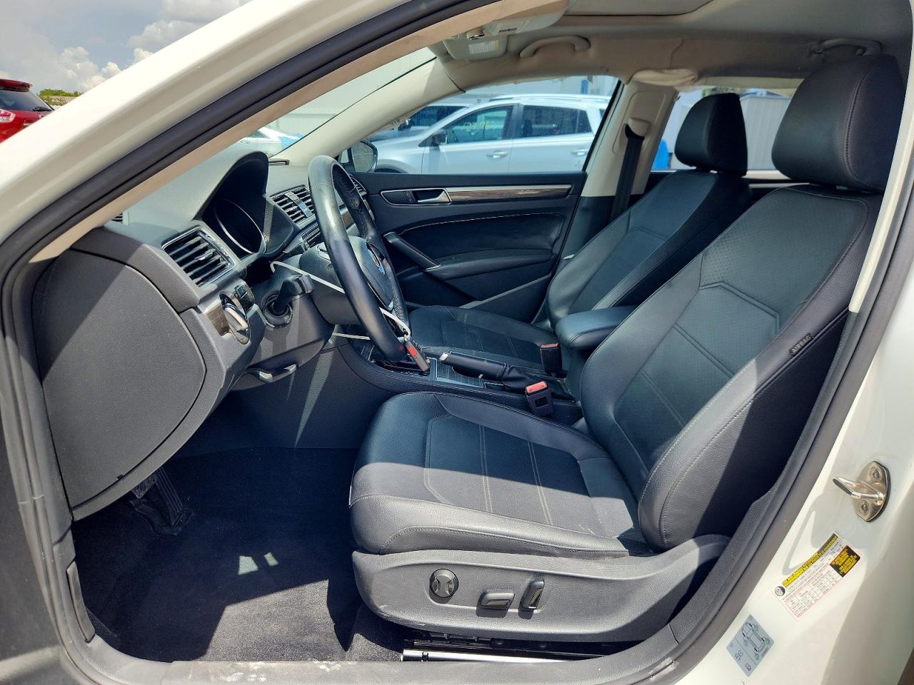 2018 Volkswagen Passat Se White vin: 1VWBA7A35JC021219