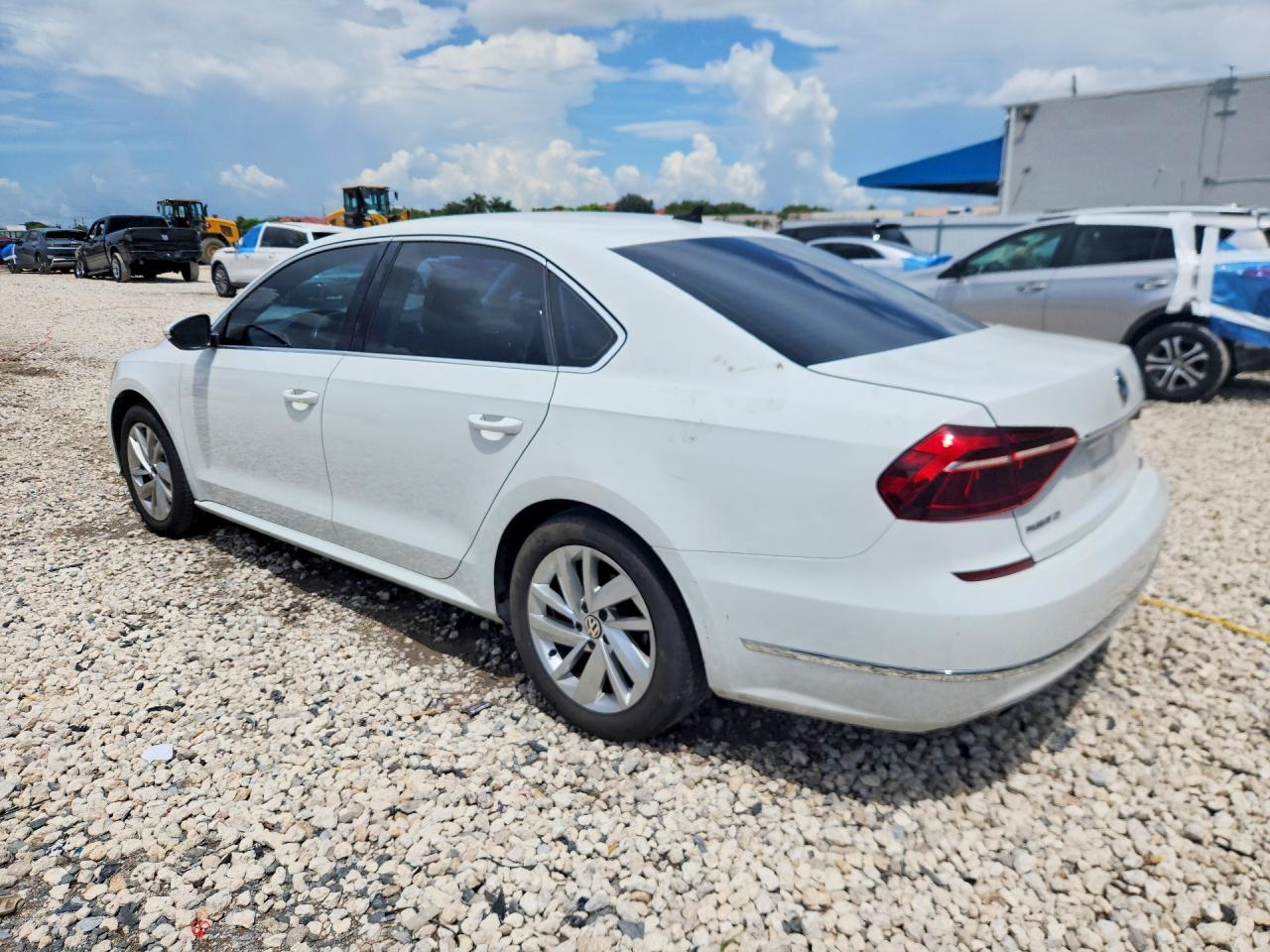 2018 Volkswagen Passat Se White vin: 1VWBA7A35JC021219