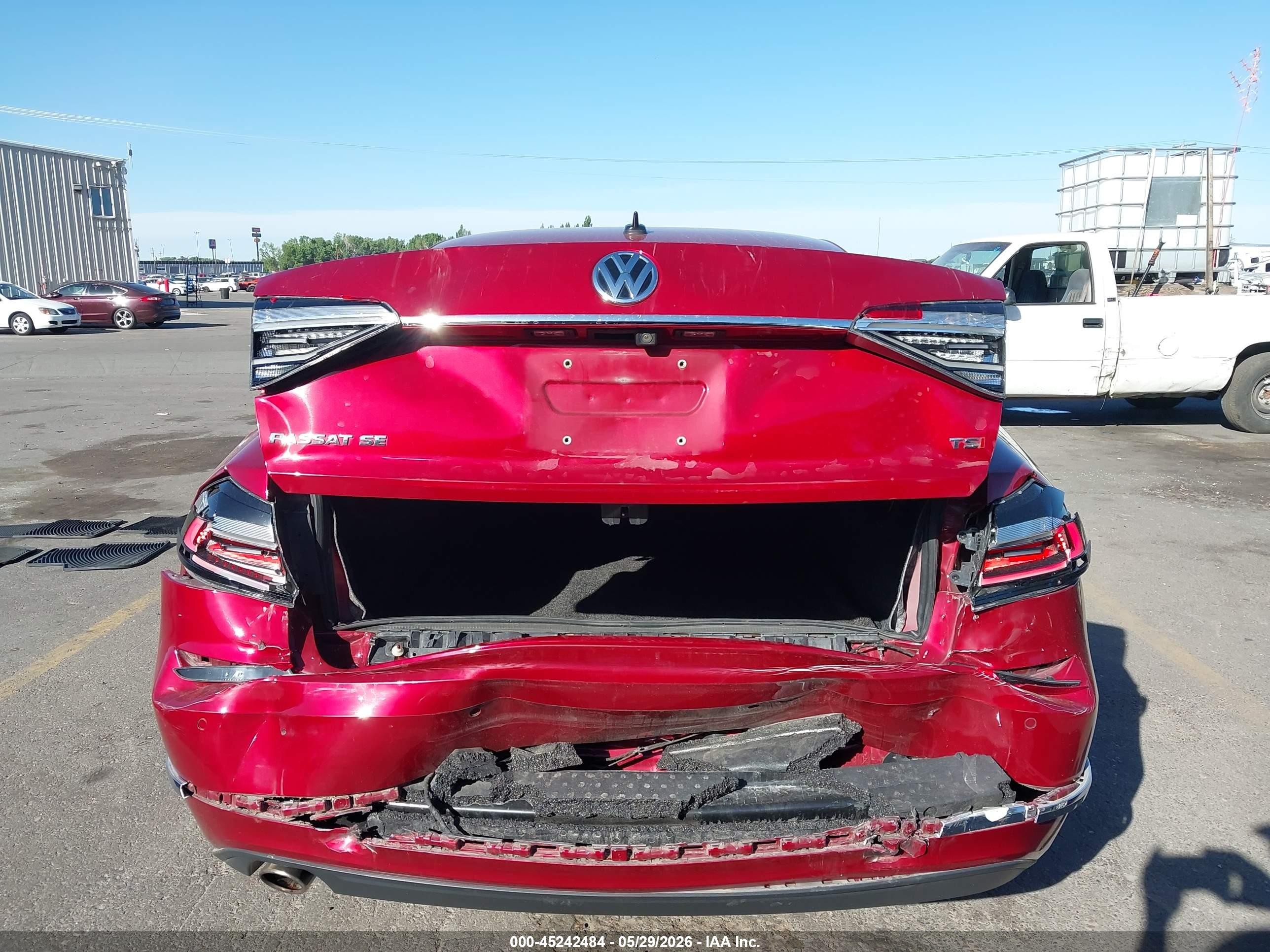 2018 Volkswagen Passat 2.0t Se Red vin: 1VWBA7A36JC001089