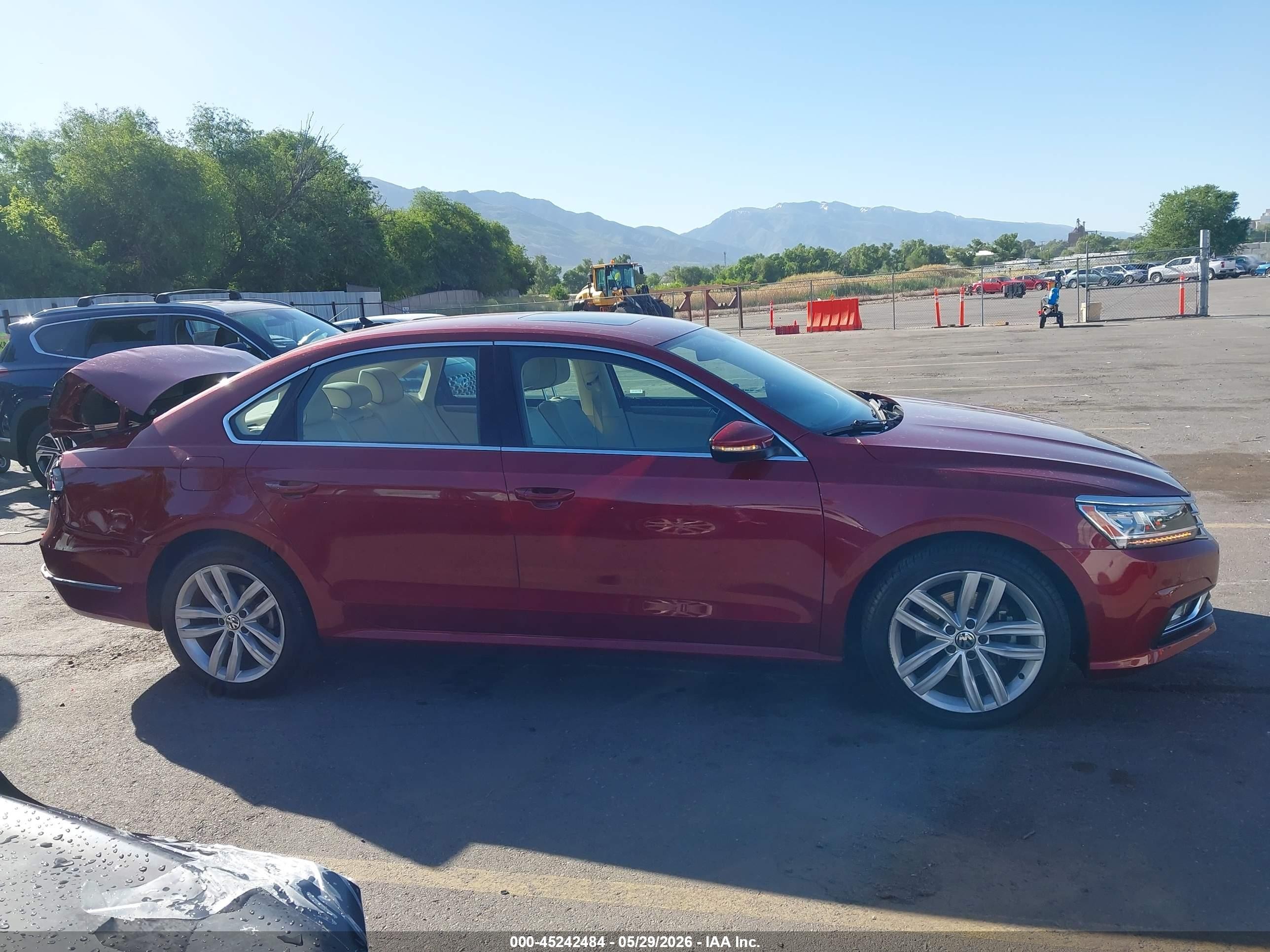 2018 Volkswagen Passat 2.0t Se Red vin: 1VWBA7A36JC001089