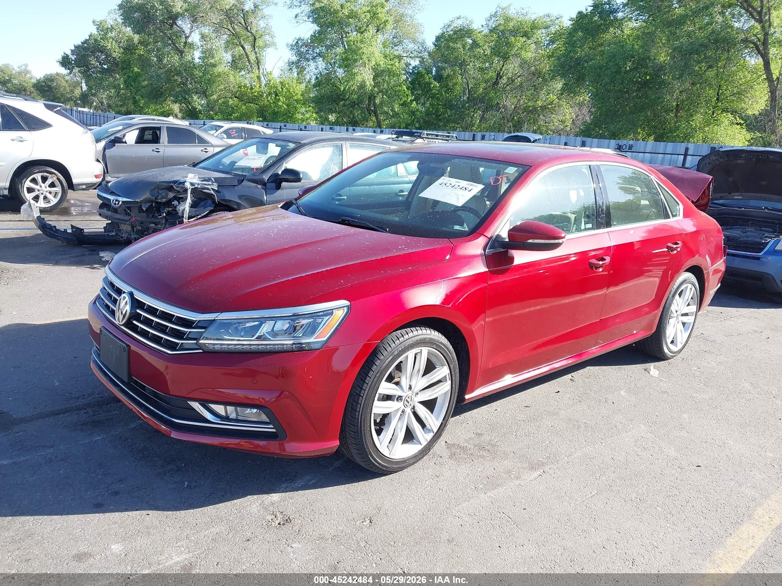 2018 Volkswagen Passat 2.0t Se Red vin: 1VWBA7A36JC001089