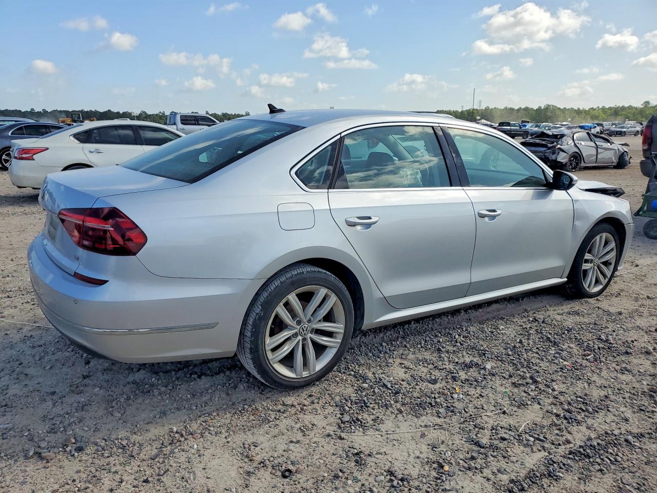 2018 Volkswagen Passat Se Silver vin: 1VWBA7A38JC041738