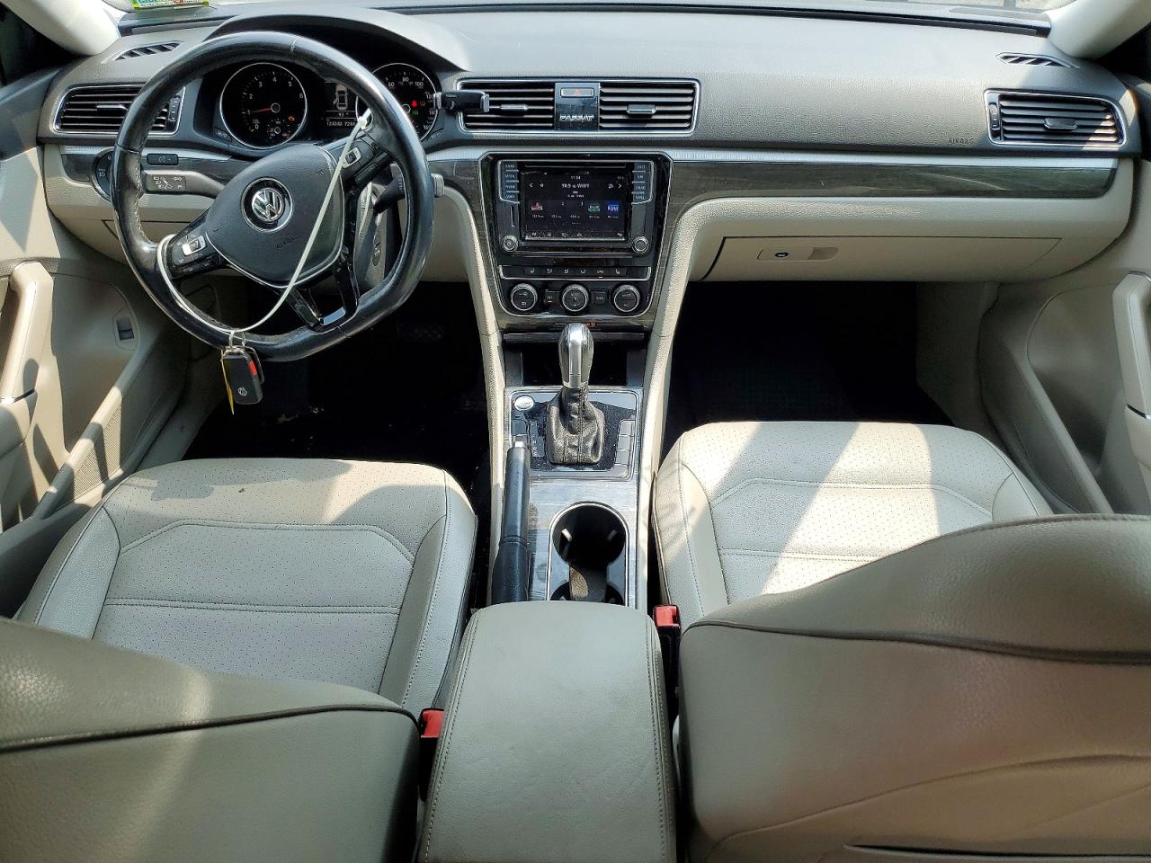 2018 Volkswagen Passat Se Серый vin: 1VWBA7A3XJC044124
