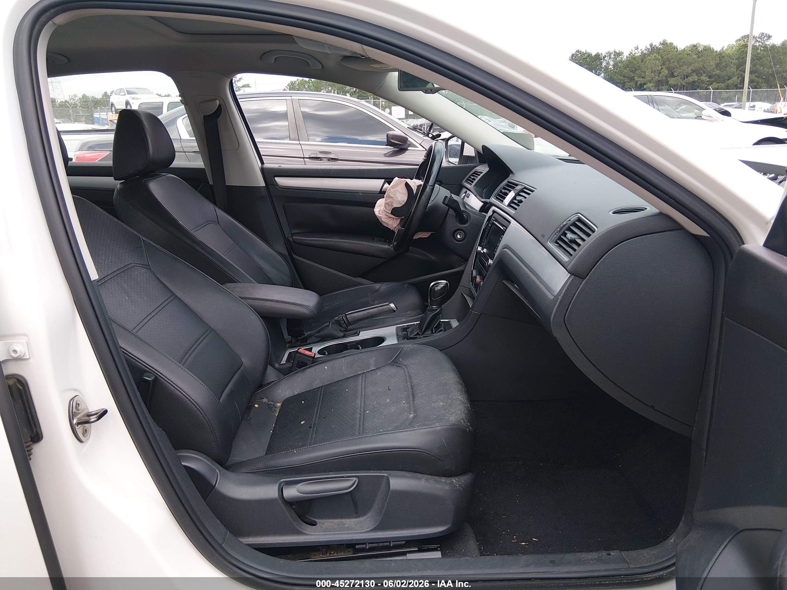 2013 Volkswagen Passat 2.5l Se White vin: 1VWBH7A30DC021726