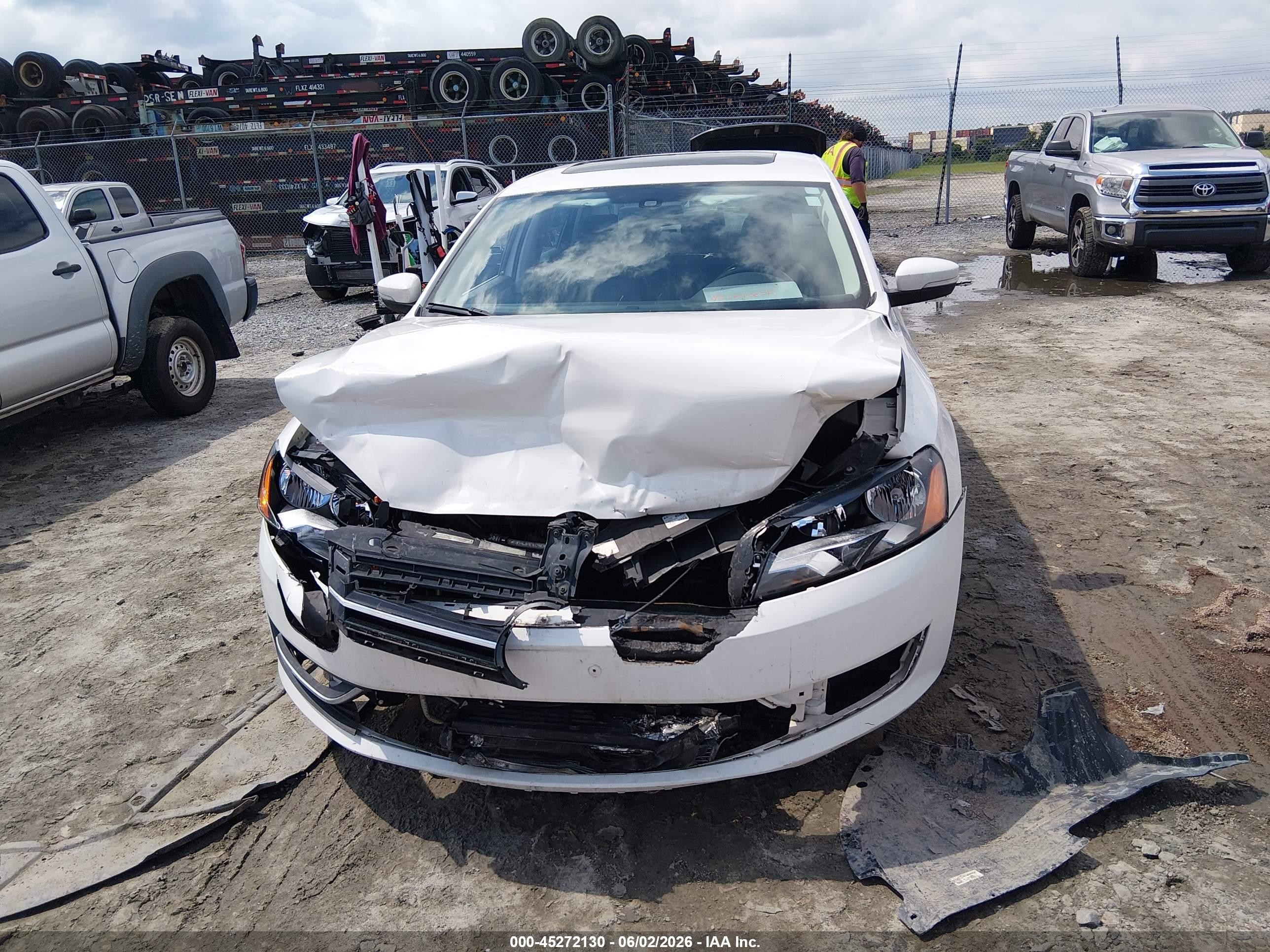 2013 Volkswagen Passat 2.5l Se White vin: 1VWBH7A30DC021726
