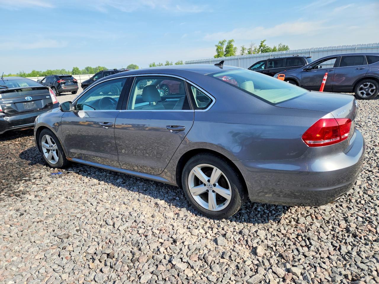2013 Volkswagen Passat Se Gray vin: 1VWBH7A30DC028126
