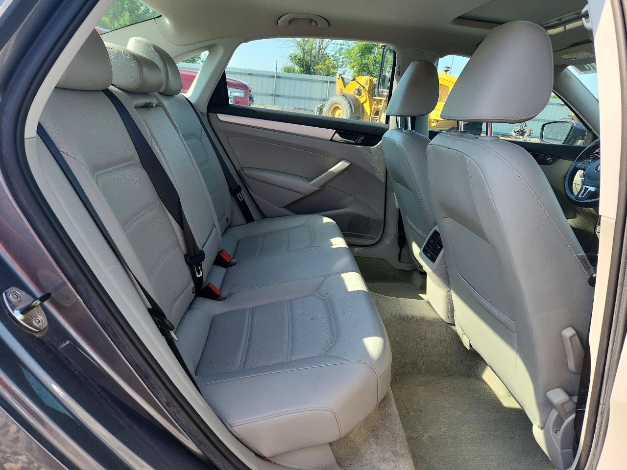2013 Volkswagen Passat Se Gray vin: 1VWBH7A30DC028126