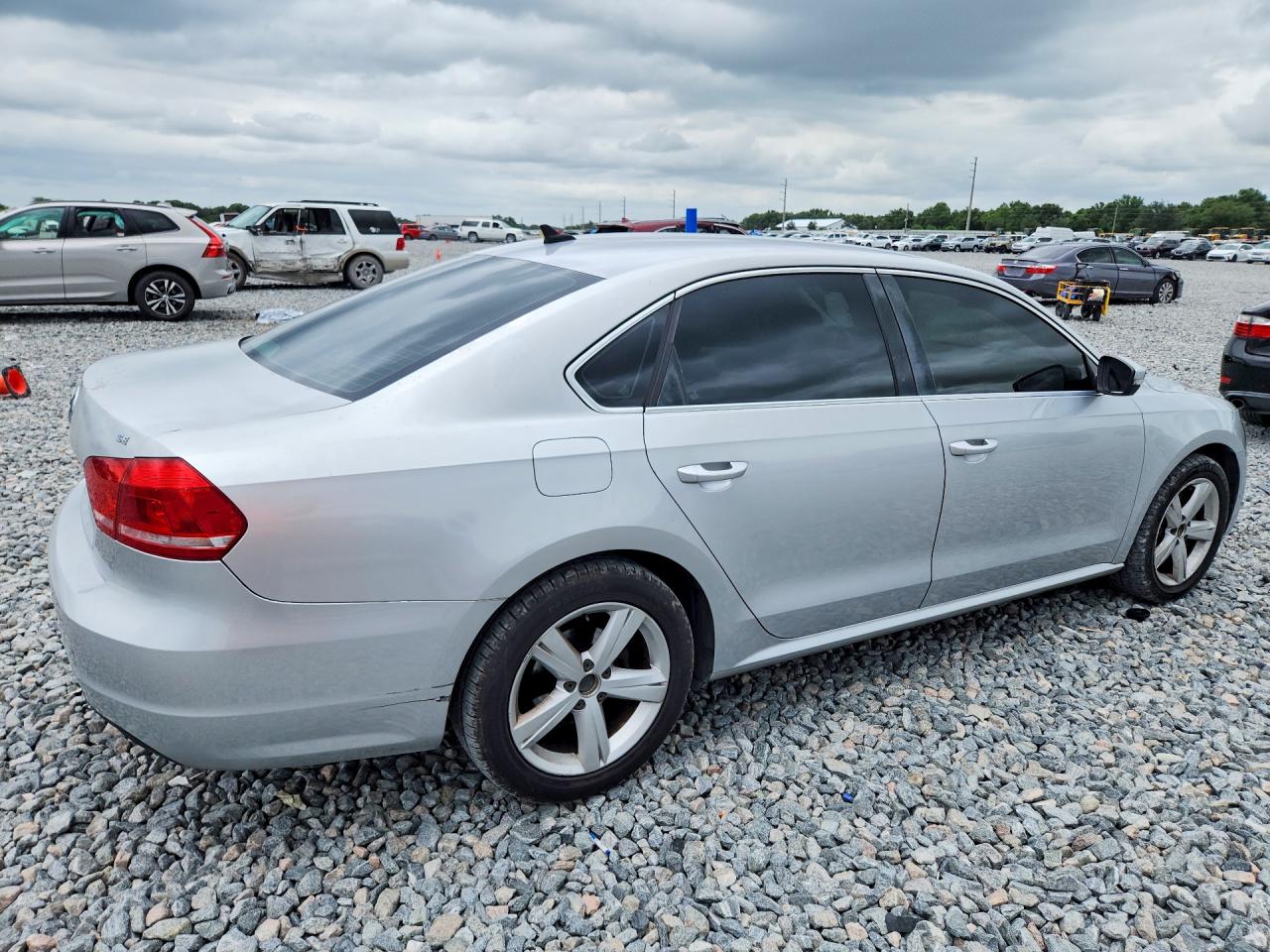 2013 Volkswagen Passat Se Серебряный vin: 1VWBH7A30DC050420