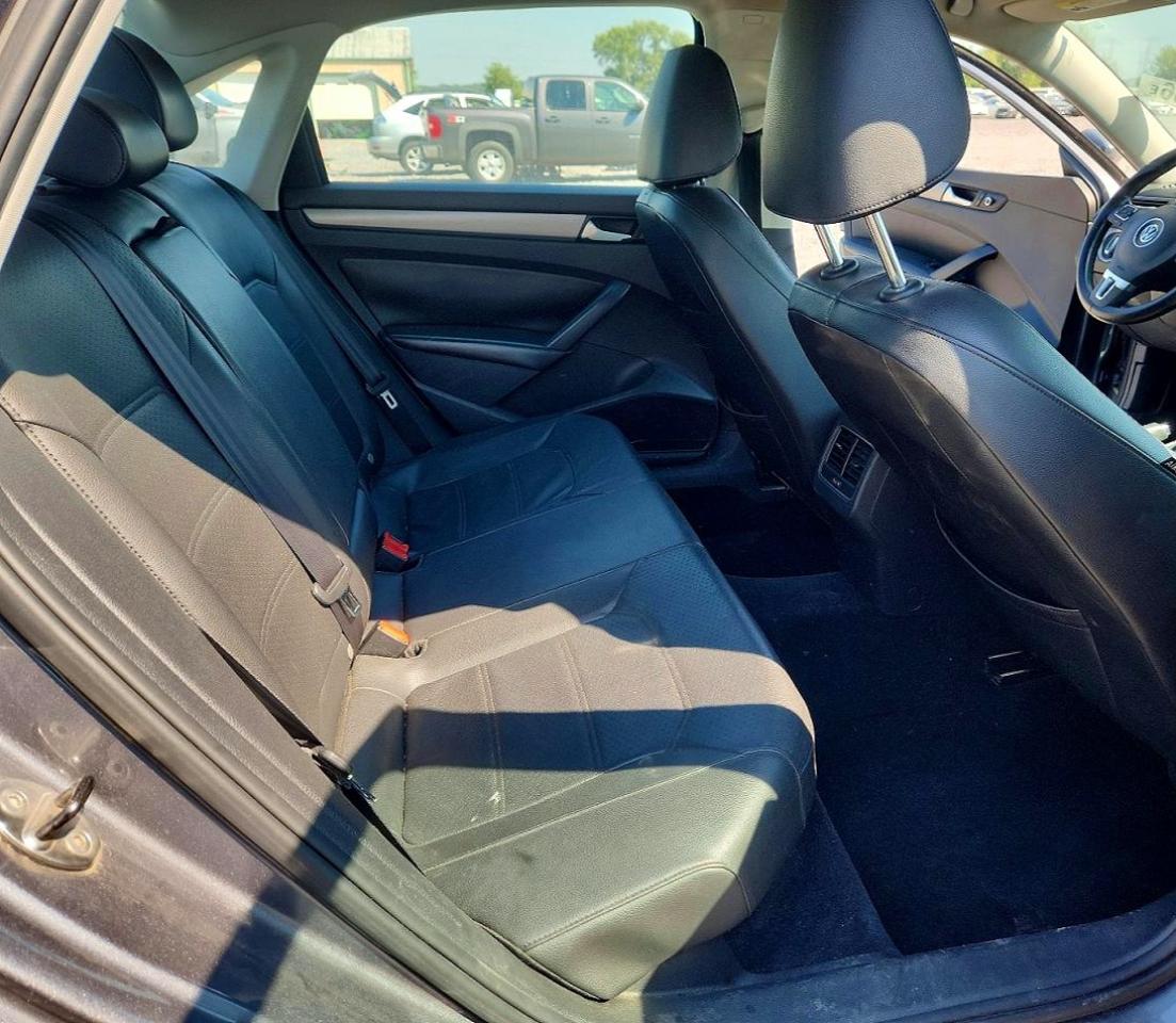 2014 Volkswagen Passat Se Серый vin: 1VWBH7A30EC019346