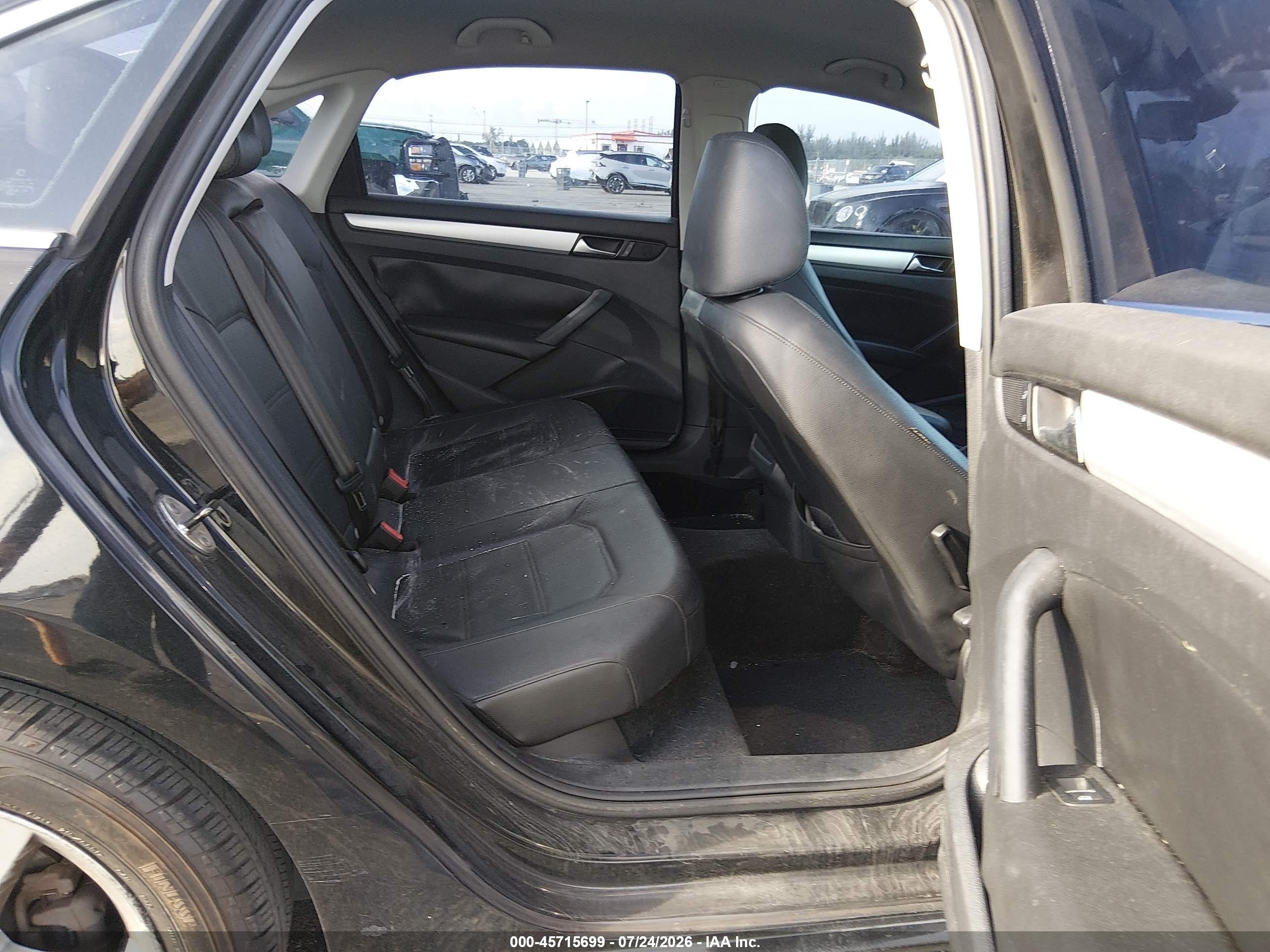 2012 Volkswagen Passat 2.5l Se Black vin: 1VWBH7A31CC050070