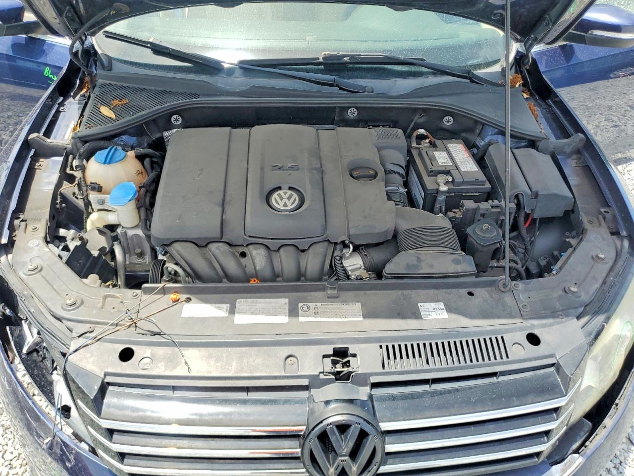 2013 Volkswagen Passat Se Blue vin: 1VWBH7A31DC019516