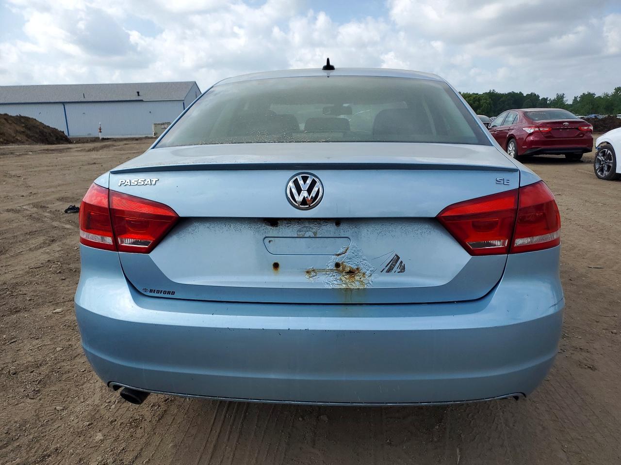 2013 Volkswagen Passat Se Blue vin: 1VWBH7A31DC030886
