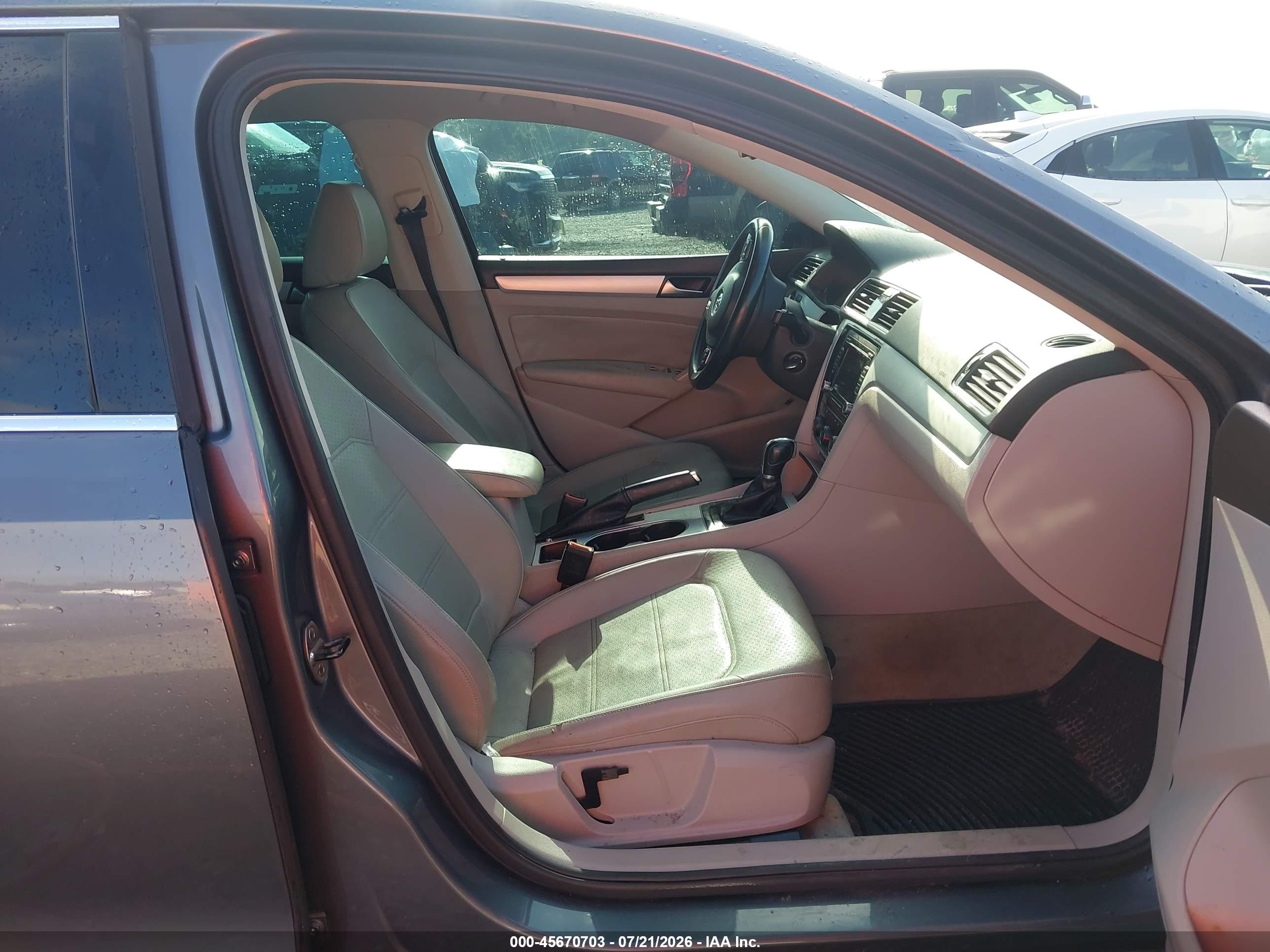 2013 Volkswagen Passat 2.5l Se Серый vin: 1VWBH7A31DC088092