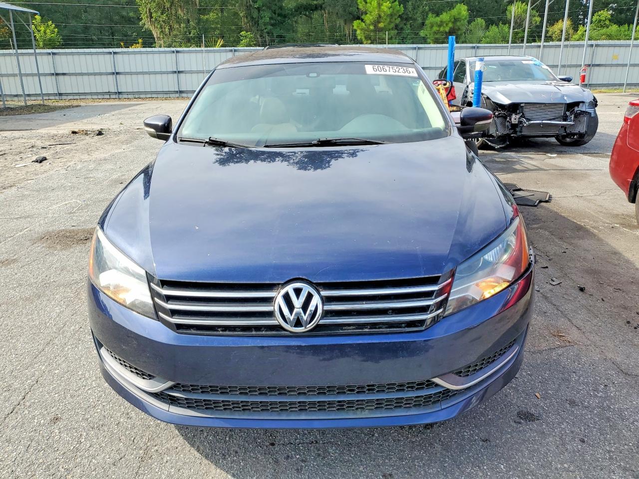 2014 Volkswagen Passat Se Blue vin: 1VWBH7A31EC013667