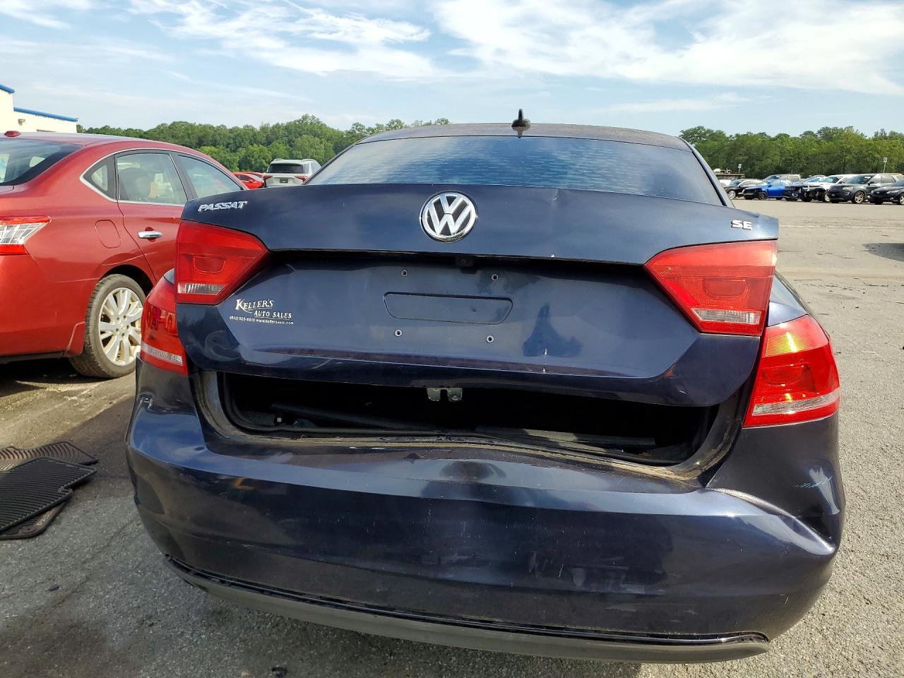 2014 Volkswagen Passat Se Blue vin: 1VWBH7A31EC013667
