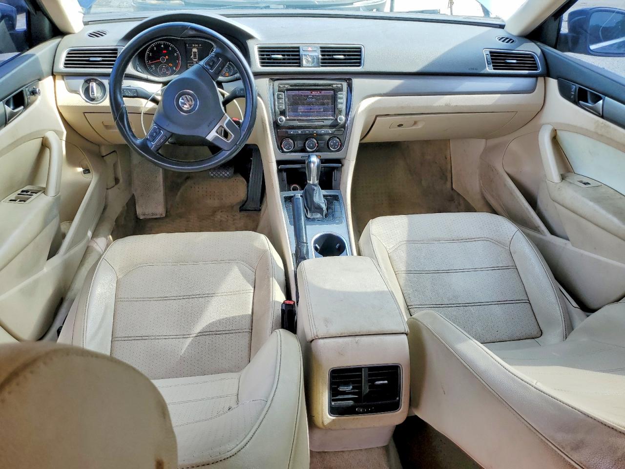 2014 Volkswagen Passat Se Blue vin: 1VWBH7A31EC013667