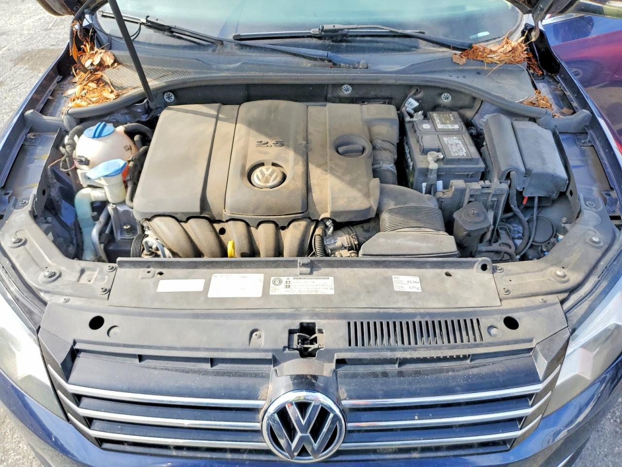 2014 Volkswagen Passat Se Blue vin: 1VWBH7A31EC013667